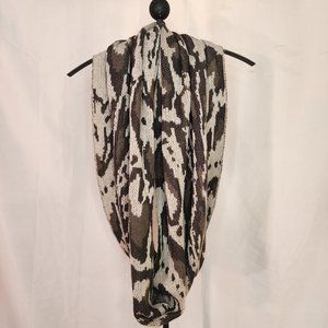 Tahari Infinity Scarf Gray Black Cream 100% Acrylic Jacquard Print, L 29 x 19W
